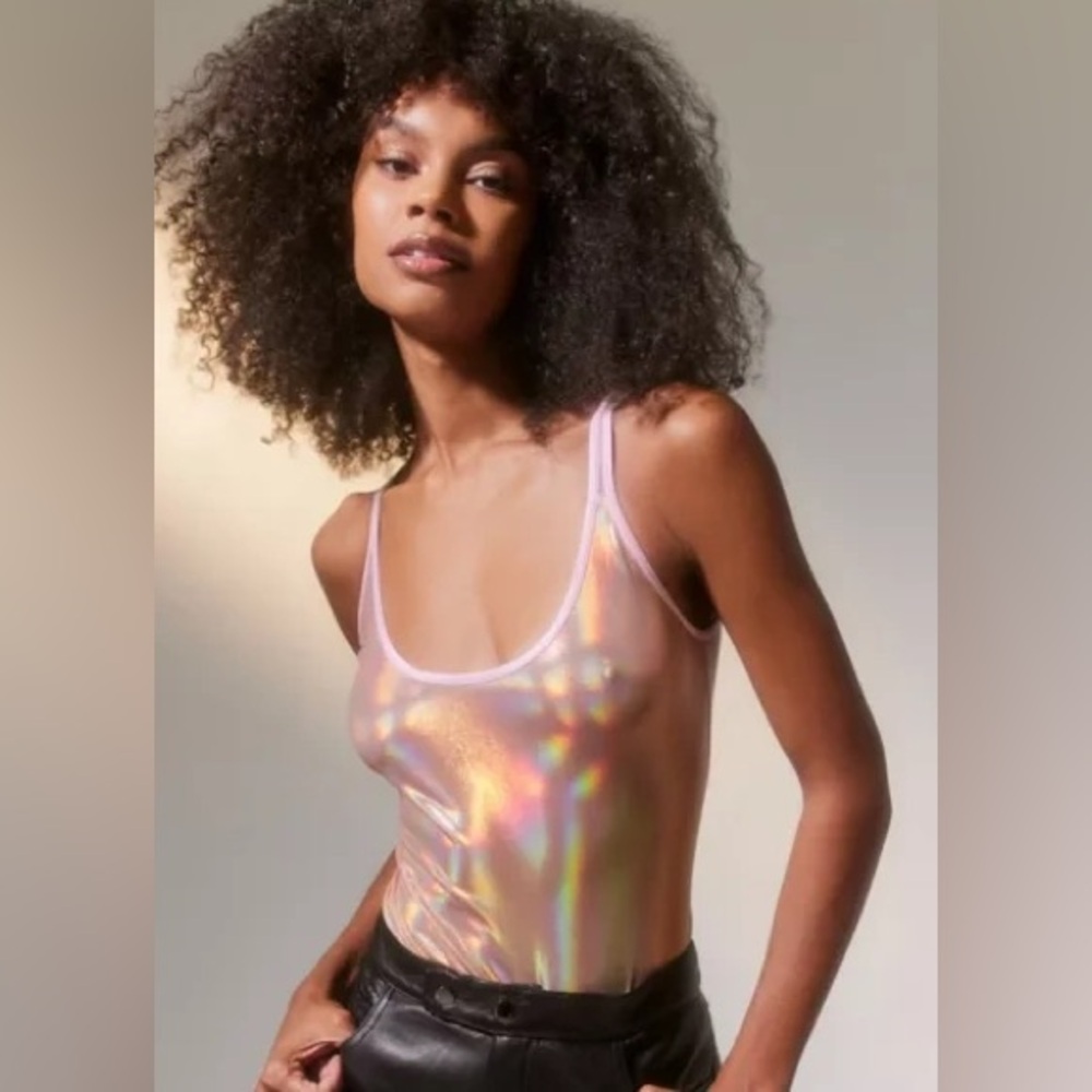 CRYSTALLINE HOLOGRAPHIC BODYSUIT IN PINK METALLIC